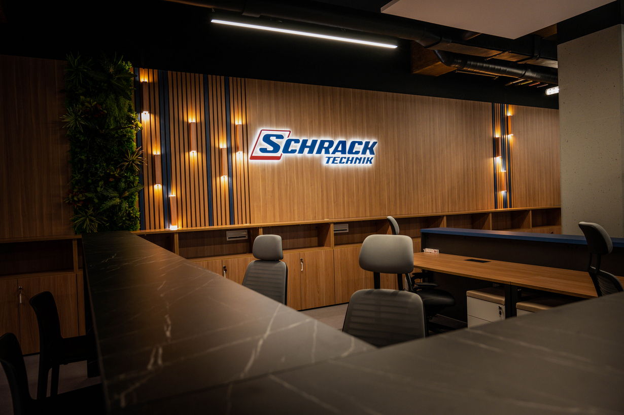 intrare centrul logistic Schrack Technik