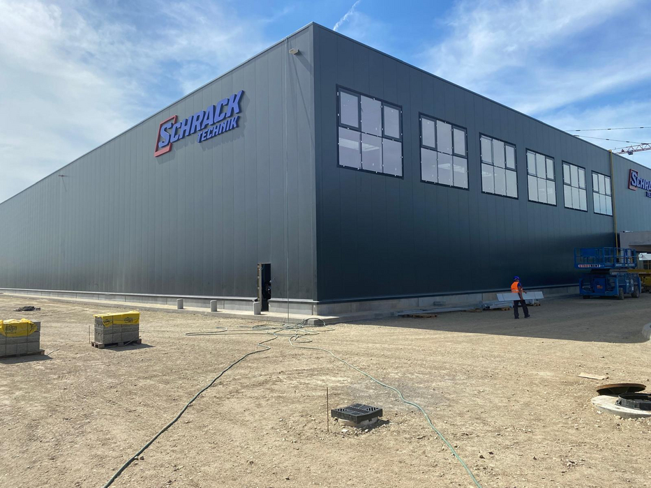Noul sediu de birouri și centru logistic Schrack Technik
